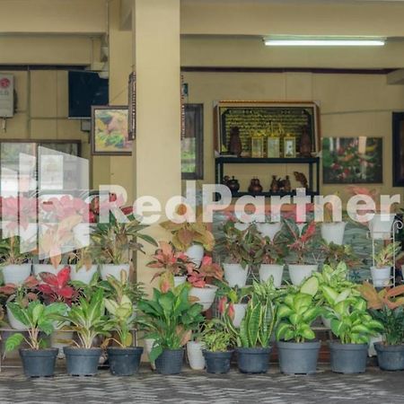 סוראבאיה Vandhela Homestay Syariah Mitra Reddoorz מראה חיצוני תמונה