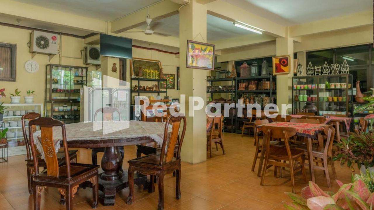 סוראבאיה Vandhela Homestay Syariah Mitra Reddoorz מראה חיצוני תמונה