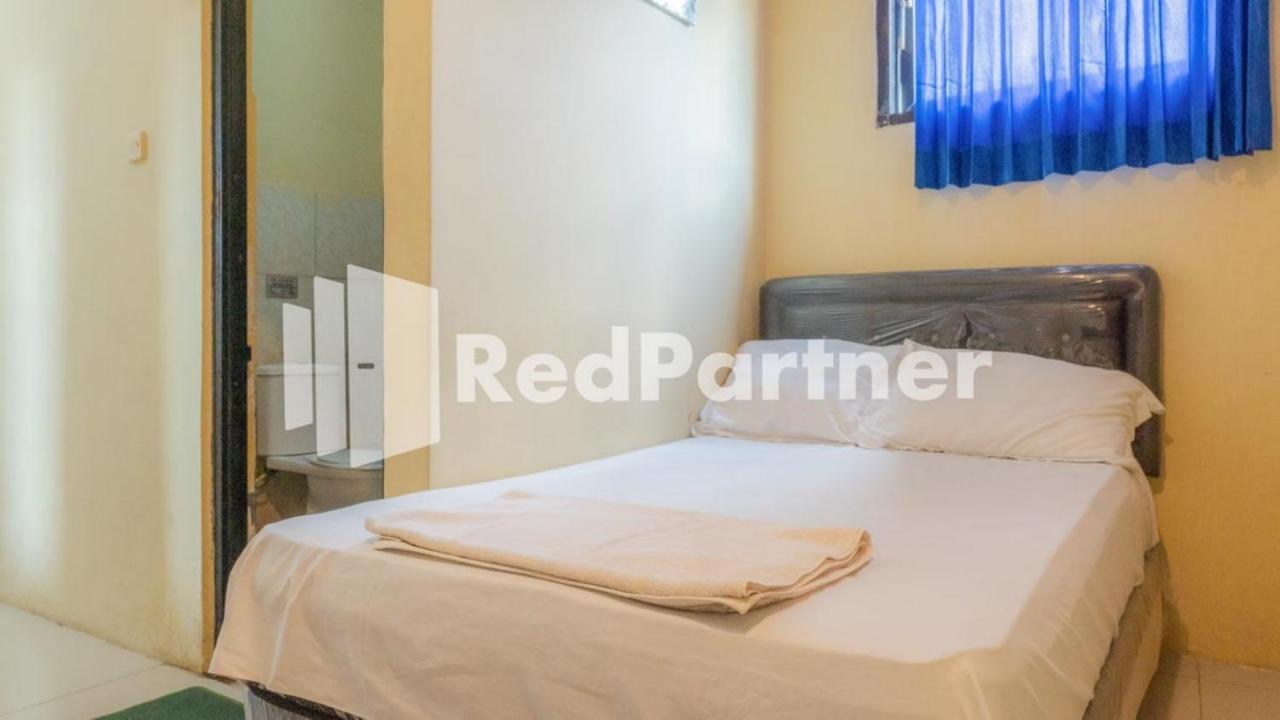 סוראבאיה Vandhela Homestay Syariah Mitra Reddoorz מראה חיצוני תמונה